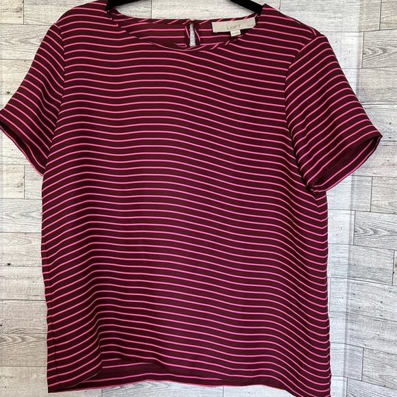 LOFT Tops - Ann Taylor Loft Burgandy/Pink Short Sleeve Blouse - Size MP‎
